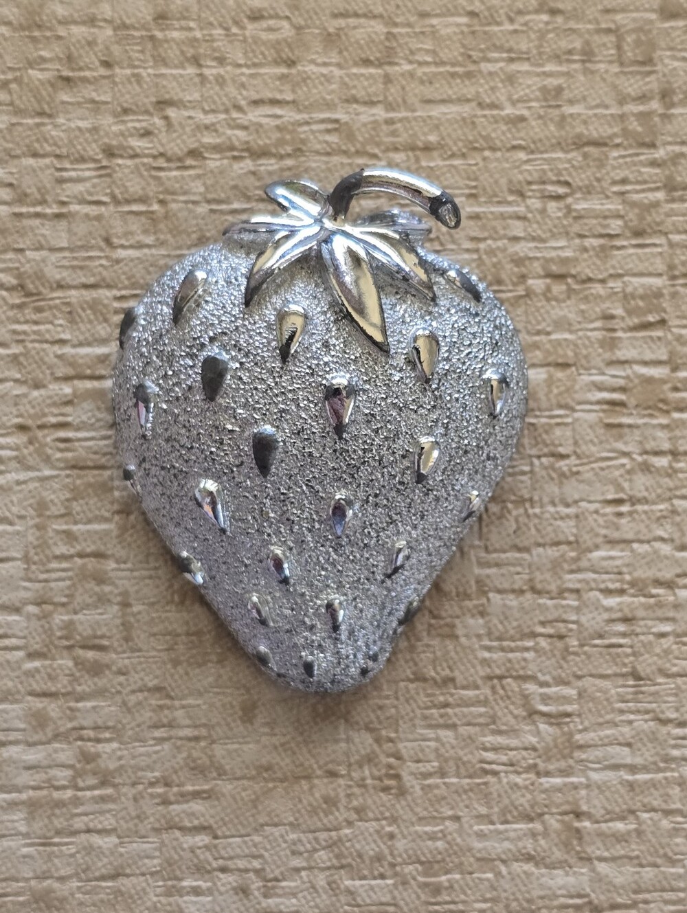 Vintage Sarah Coventry Strawberry brooch